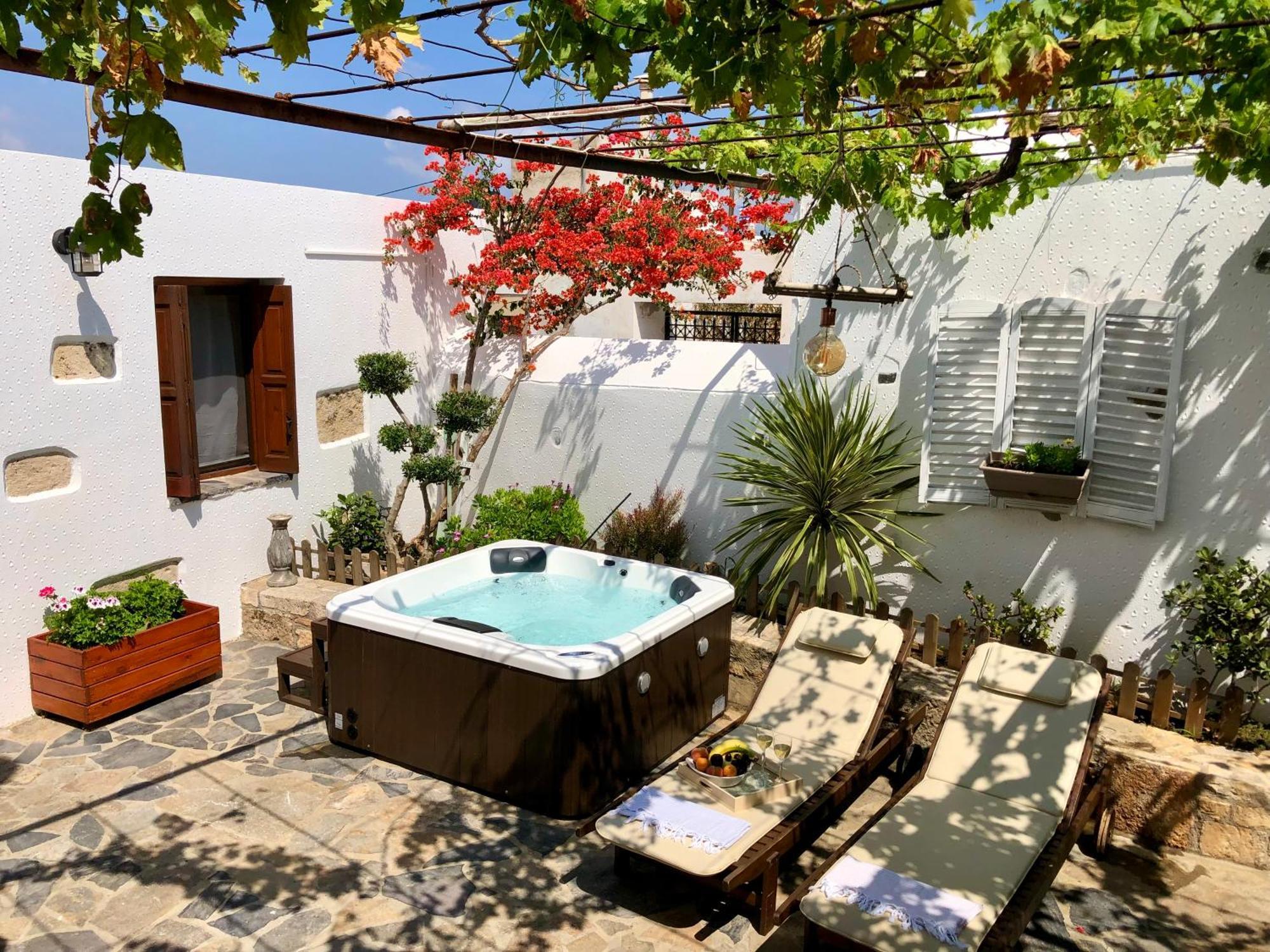 Avli Traditional Home With Private Jacuzzi Hersonissos  Eksteriør billede